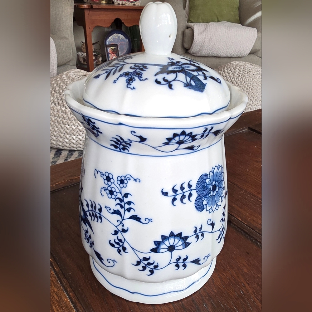Blue Danube Candy Jar with lid